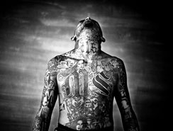 Cuál es el significado oculto en los tatuajes de la Mara Salvatrucha?  Las  autoridades se han dedicado a investigar el significado de los tatuajes de  diversas bandas criminales, como la Mara