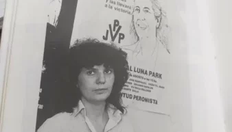 Patricia juega una partida de Villar