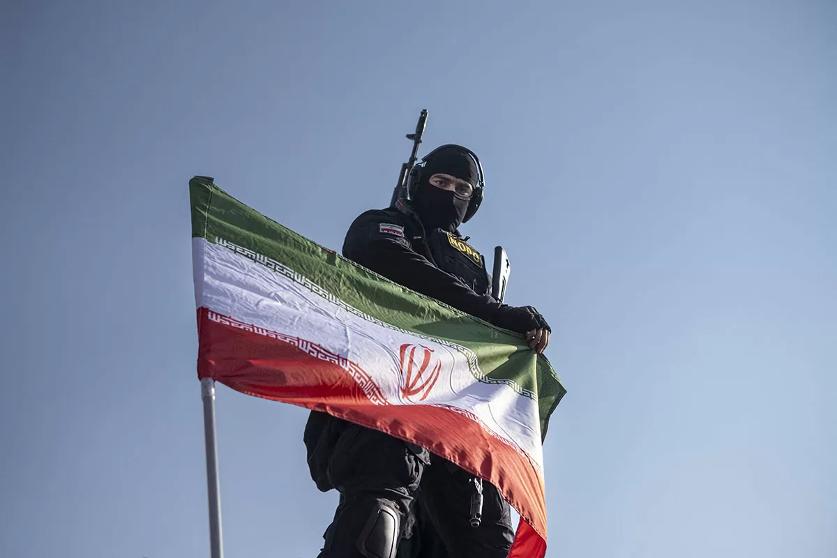 Irán: resistir al mundo, tensar a la sociedad