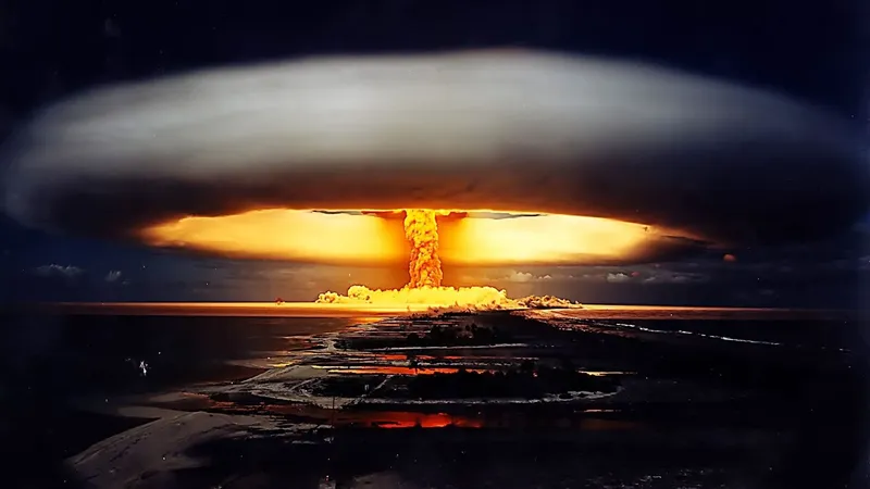 El mundo al borde: monedas, poder y fuego