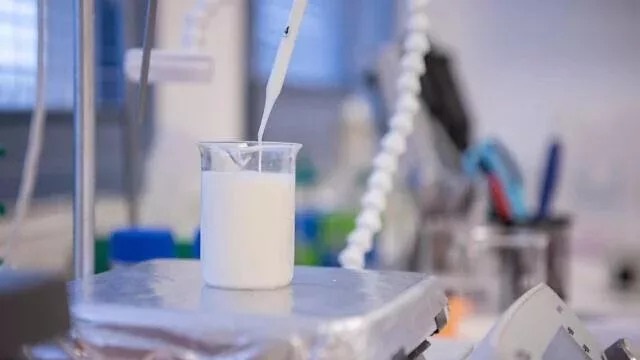 La ciencia tucumana planta bandera celeste y blanca